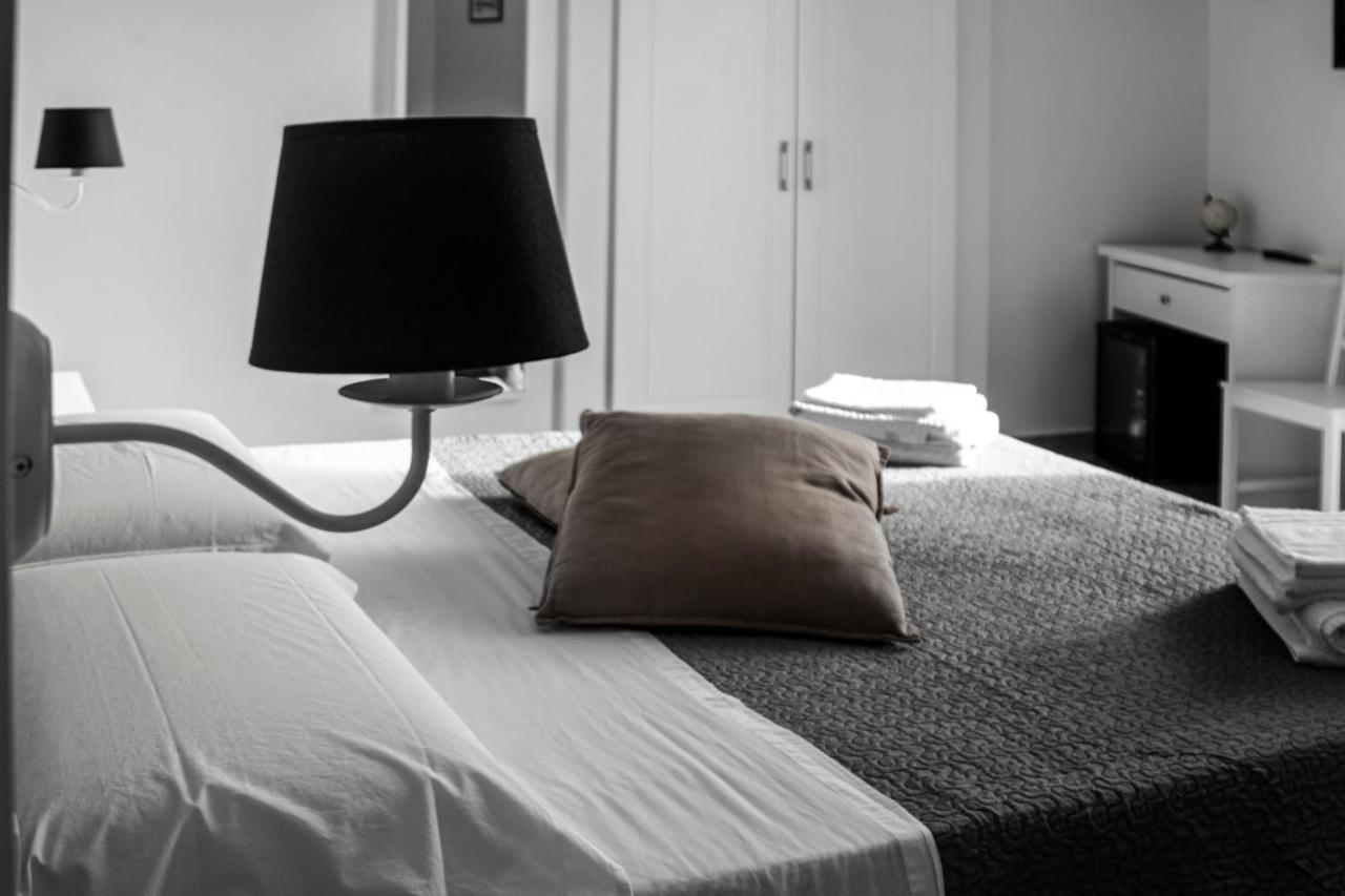 Aurora Luxury Rooms เนเปิลส์ ภายนอก รูปภาพ