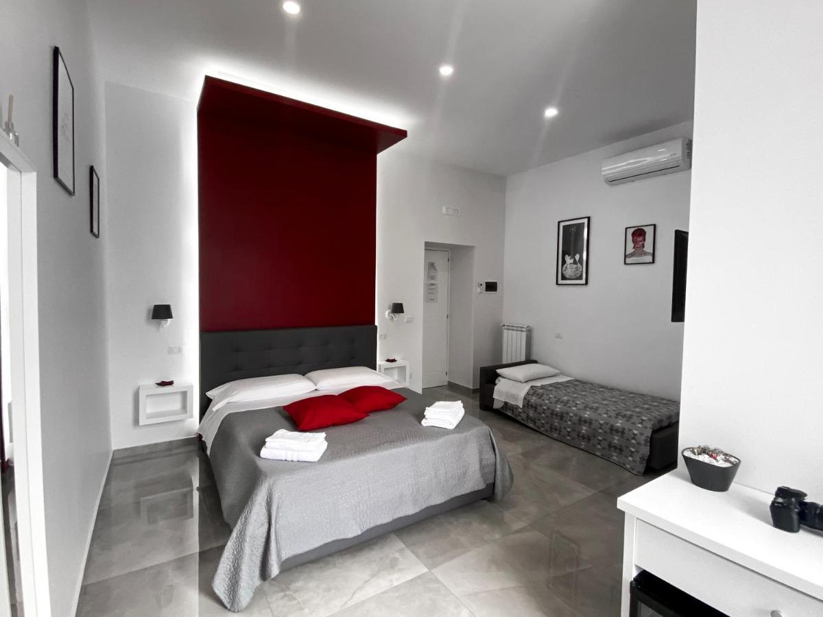 Aurora Luxury Rooms เนเปิลส์ ภายนอก รูปภาพ