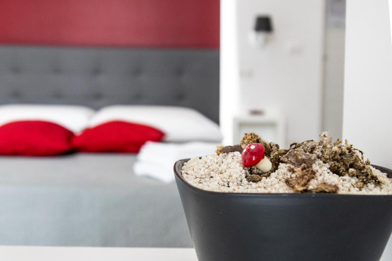 Aurora Luxury Rooms เนเปิลส์ ภายนอก รูปภาพ