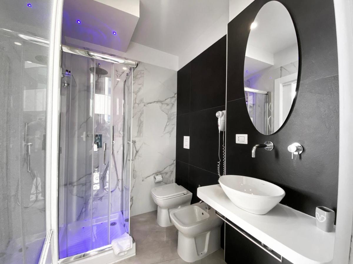 Aurora Luxury Rooms เนเปิลส์ ภายนอก รูปภาพ